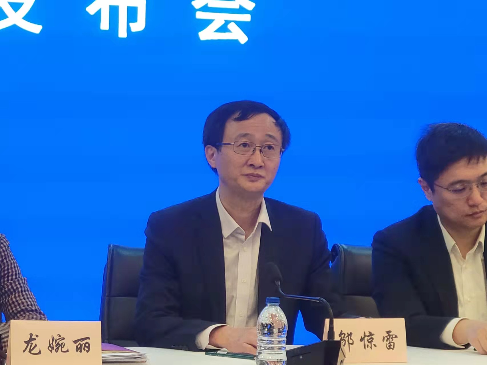 疫情防控新闻发布会丨上海新增一处中风险地区,其他区域风险等级不变休闲区蓝鸢梦想 - Www.slyday.coM 疫情防控新闻发布会丨上海新增一处中风险地区,其他区域风险等级不变休闲区蓝鸢梦想 - Www.slyday.coM