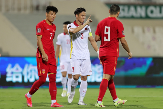 国足利好!越南队长被撤,3大主力确诊,黄牌过多被国际足联重罚