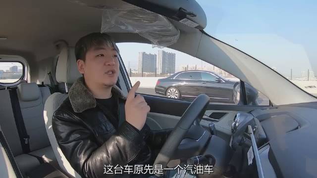 这辆比亚迪元Pro的驾驶品质非常好形容……