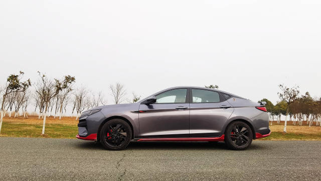 视频：车界试驾思皓曜：不容低估的实力派？