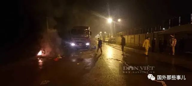 越南一家4口参加婚礼，半路上遭遇车祸全身亡