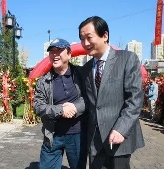 梁天在北京开了家饭馆每天高朋满座一算账发现俩月亏了几十万