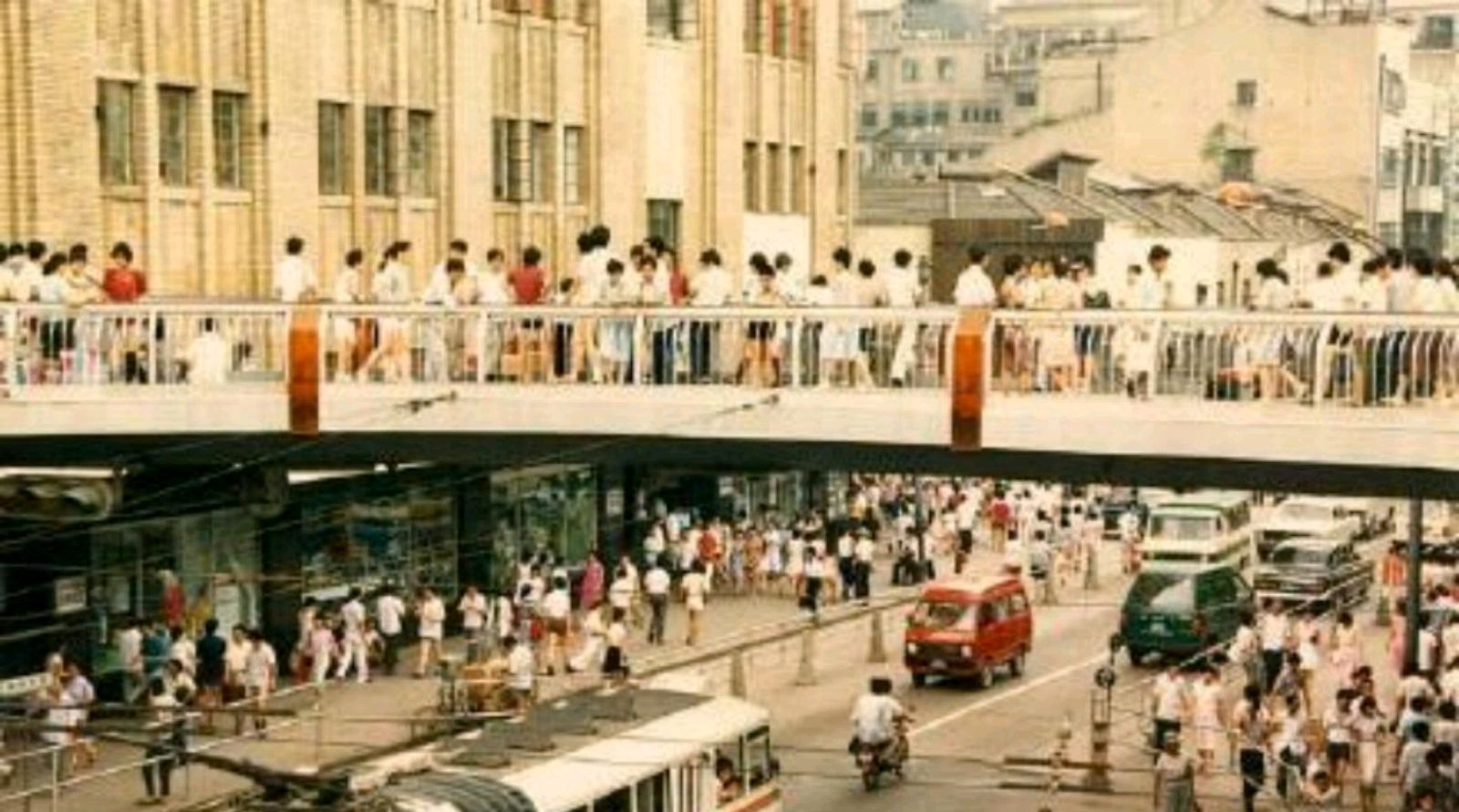 房贷按揭贷款年龄期限可延长至80，你会选择80岁仍要还房贷...