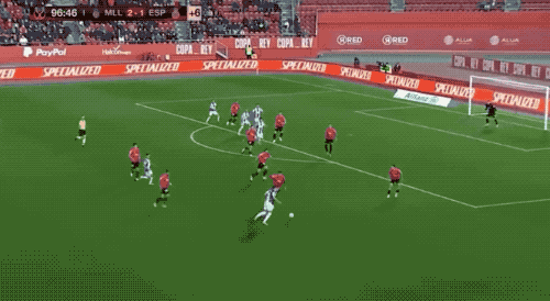 中国球王浪费绝平球，日本梅西任意球破门，<a href=