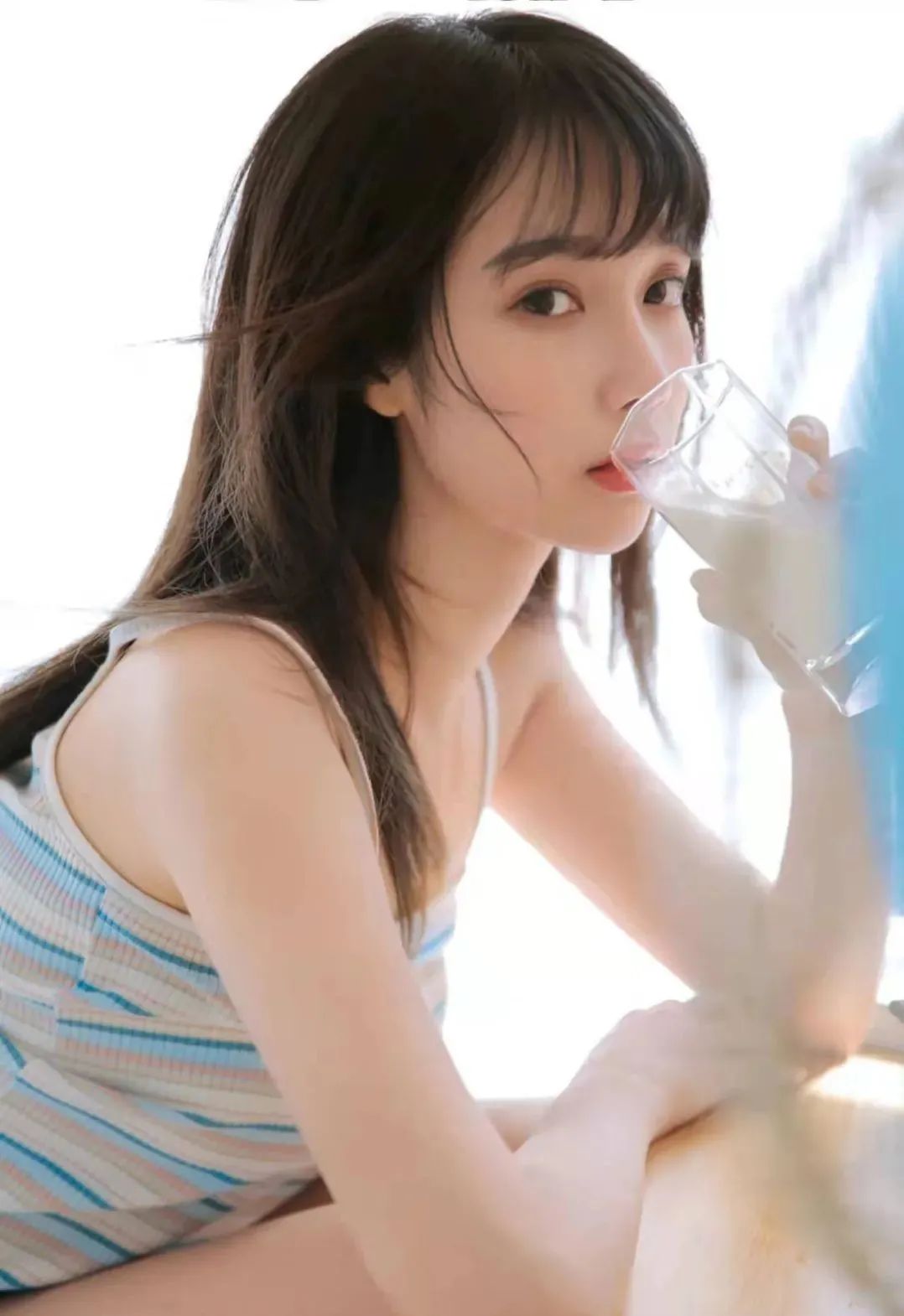 手机壁纸图片女生高清 3ee8-d9e8915af0b1e01c83ceea3b35c77bed.jpg