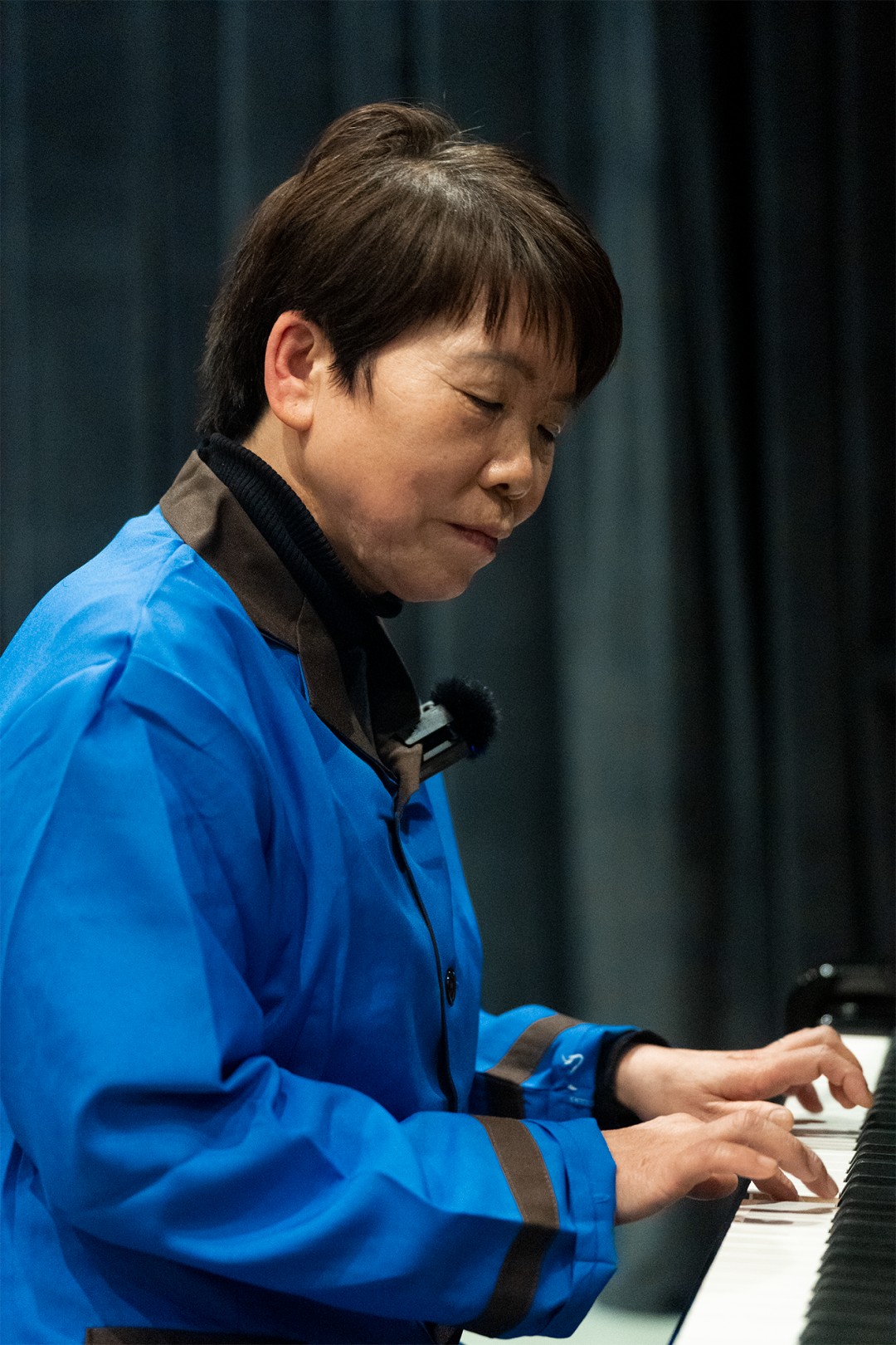 55岁清华保洁阿姨弹钢琴火了!不识乐谱全靠感觉,下班后偷偷自学→休闲区蓝鸢梦想 - Www.slyday.coM 55岁清华保洁阿姨弹钢琴火了!不识乐谱全靠感觉,下班后偷偷自学→休闲区蓝鸢梦想 - Www.slyday.coM