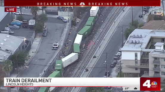 列车脱轨现场 图自NBC