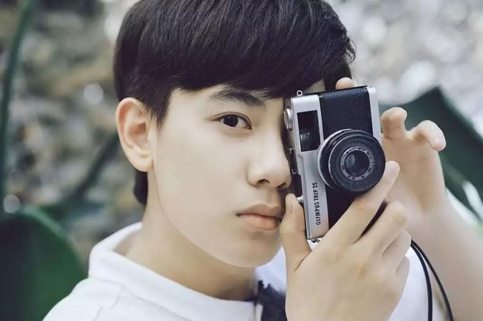 那个萌萌哒的男孩长大了,然而事业却不太顺,胡先煦该怎么办?