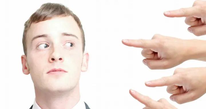 李想炮轰团车造车“刷新创业者底线”，后者CEO闻伟回应：别把自己当先知