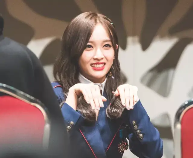 发腮、浮肿、脸型崎岖，还不到30岁，在<a href=