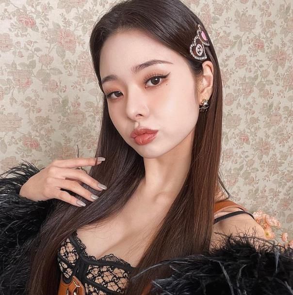 因为穿上这件学生制服，宋智雅被<a href=