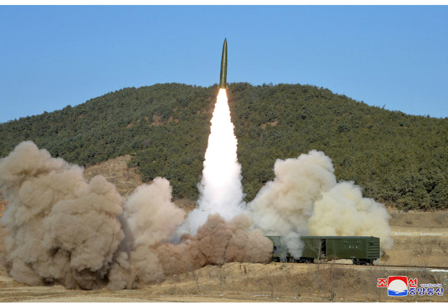 朝鲜铁路机动弹道导弹外形上与普通火车相同，隐蔽性高。