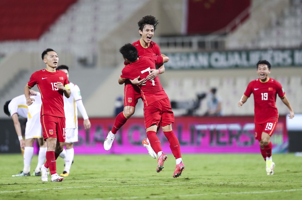 CCTV5直播!国足春节战越南,输球=过节添堵,李霄鹏压力山大