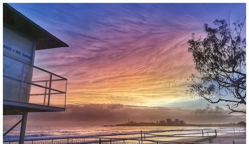 汤加火山灰扩散,澳洲惊现诡异日出!天空颜色不断变化,专家:不