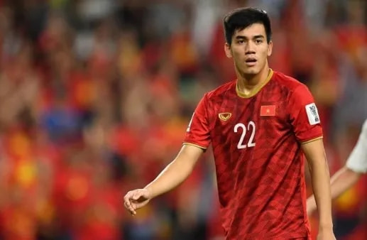 下午13点!越南媒体最新报道引爆争议,球迷痛骂:中国足球真是笑话