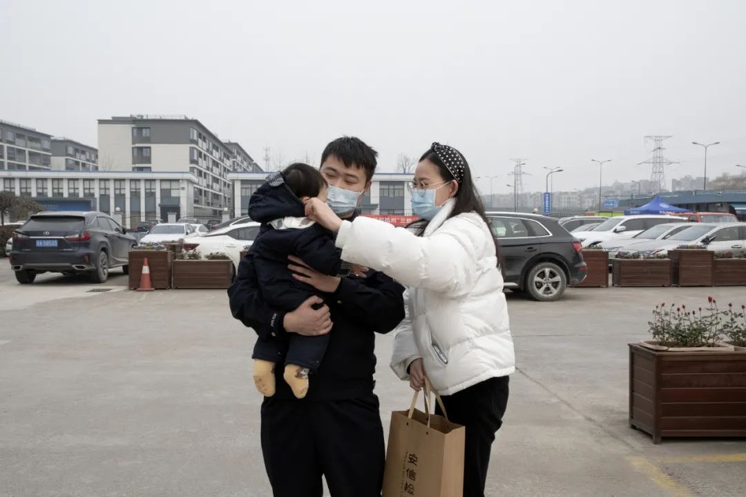 妻子凌晨3点发微信给丈夫,信息居然秒回!休闲区蓝鸢梦想 - Www.slyday.coM 妻子凌晨3点发微信给丈夫,信息居然秒回!休闲区蓝鸢梦想 - Www.slyday.coM