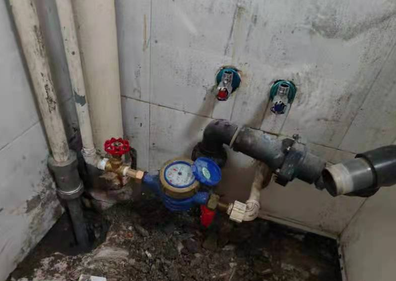 一处漏水两家遭殃,街道接诉即办三天解了四五年的“老大难”休闲区蓝鸢梦想 - Www.slyday.coM 一处漏水两家遭殃,街道接诉即办三天解了四五年的“老大难”休闲区蓝鸢梦想 - Www.slyday.coM