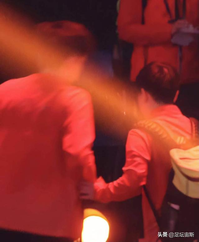 孙颖莎主动挽手王楚钦,亲密举动引全场欢呼,莎头冲击奥运会混双休闲区蓝鸢梦想 - Www.slyday.coM 孙颖莎主动挽手王楚钦,亲密举动引全场欢呼,莎头冲击奥运会混双休闲区蓝鸢梦想 - Www.slyday.coM