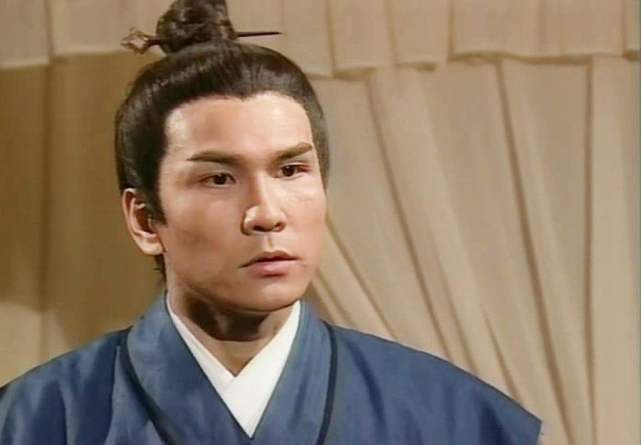 ����У�������С��Ů����־ƽ���ӣ�������Ϊһ����ʦ��߳�彭��