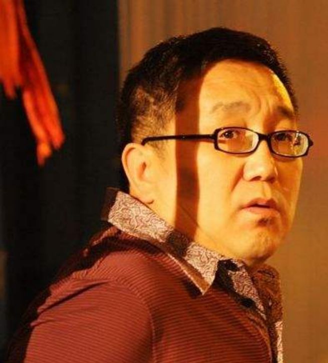 一路上妻子哭的满脸泪痕,句号连连安慰