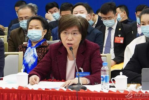 張英 本文圖片均來自東方網直播截圖