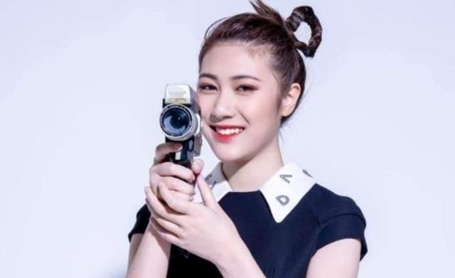 她的女儿也是非常用心学习的,是一位学霸,而且女儿张卓姿也很喜欢做