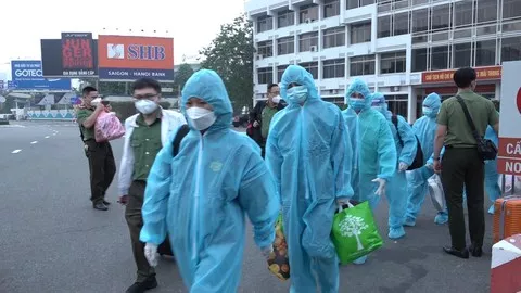 越南驱逐12名偷渡的中国人