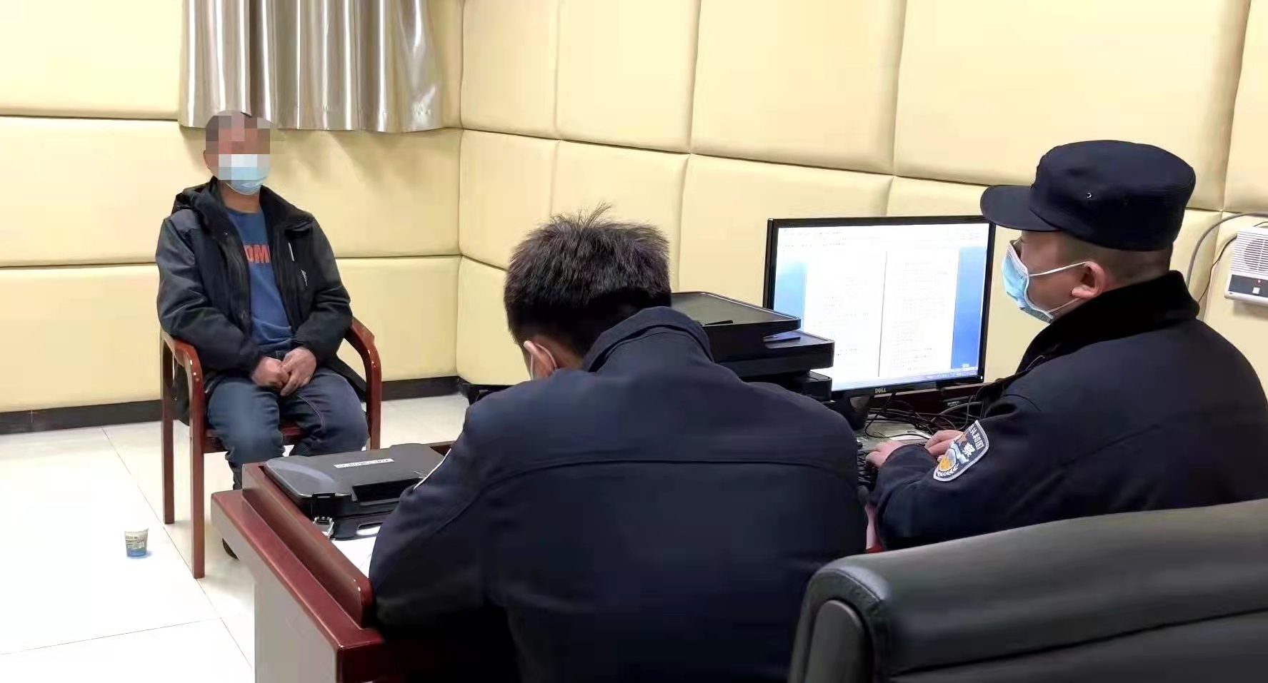 湖南一男子第一次坐高铁,吸烟引发列车报警,换来五百元罚款休闲区蓝鸢梦想 - Www.slyday.coM 湖南一男子第一次坐高铁,吸烟引发列车报警,换来五百元罚款休闲区蓝鸢梦想 - Www.slyday.coM