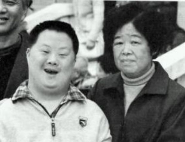 天才指挥家舟舟风光背后有泪水我不用妹妹给我养老送终