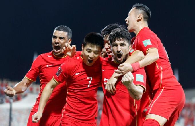 1-0！国足12强赛迎拐点，李霄鹏不想出局：盼越南助攻，3对手输球