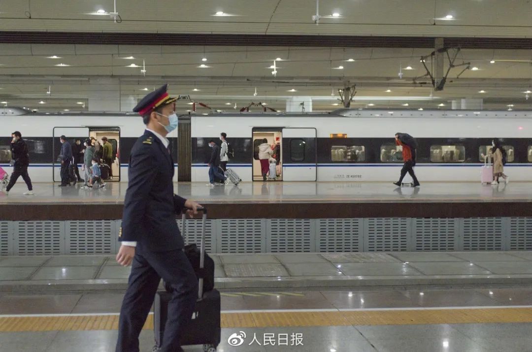 2022年1月18日，广州南站迎来春运高峰期。图：人民日报微博
