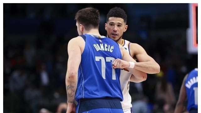 本赛季三双排行榜_NBA本赛季三双榜的前两位居然被一名中锋和一名后卫球员给占据了
