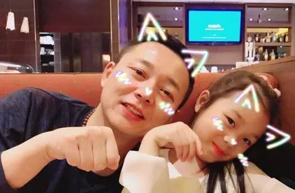 52岁帅大叔《开端》里演技炸裂:初婚净身出户,39岁二婚娶小娇妻,却因摸小鲜肉手上了热搜休闲区蓝鸢梦想 - Www.slyday.coM 52岁帅大叔《开端》里演技炸裂:初婚净身出户,39岁二婚娶小娇妻,却因摸小鲜肉手上了热搜休闲区蓝鸢梦想 - Www.slyday.coM