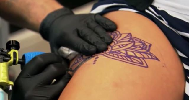 美25岁男子晒纹身前后对比照,承认纹身很痛就像被金属刷刮过一样休闲区蓝鸢梦想 - Www.slyday.coM 美25岁男子晒纹身前后对比照,承认纹身很痛就像被金属刷刮过一样休闲区蓝鸢梦想 - Www.slyday.coM