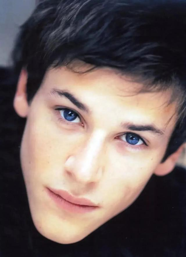 37岁影帝突然去世!半个娱乐圈哭了:难以置信...休闲区蓝鸢梦想 - Www.slyday.coM 37岁影帝突然去世!半个娱乐圈哭了:难以置信...休闲区蓝鸢梦想 - Www.slyday.coM