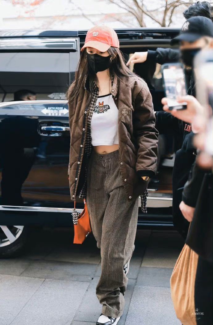 白百何母子合体出门，14岁元宝穿杨幂同款变<a href=