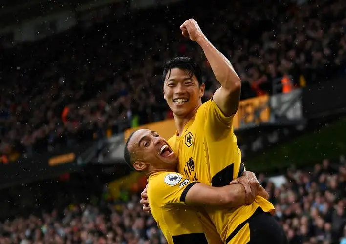 狼队官方宣布，正式从莱比锡买断<a href=