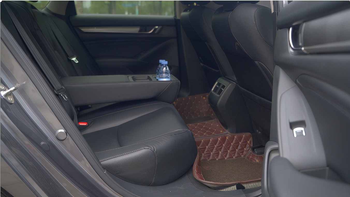 车主说:00后眼中的雅阁原来是这样的,惊呆了休闲区蓝鸢梦想 - Www.slyday.coM 车主说:00后眼中的雅阁原来是这样的,惊呆了休闲区蓝鸢梦想 - Www.slyday.coM