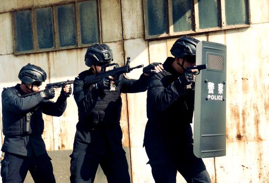 厉兵秣马练精兵 沪铁特警战春运|春运|上海市_新浪新闻