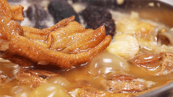 年夜饭上最贵的一道菜,居然用盆装?休闲区蓝鸢梦想 - Www.slyday.coM 年夜饭上最贵的一道菜,居然用盆装?休闲区蓝鸢梦想 - Www.slyday.coM