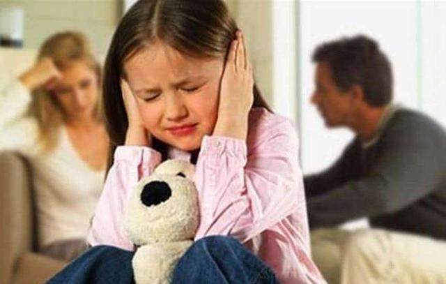 某公司高管当着孩子面家暴妻子引热议,妻子护着孩子:宝宝不要怕休闲区蓝鸢梦想 - Www.slyday.coM 某公司高管当着孩子面家暴妻子引热议,妻子护着孩子:宝宝不要怕休闲区蓝鸢梦想 - Www.slyday.coM