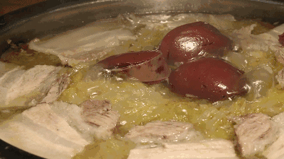 年夜饭上最贵的一道菜,居然用盆装?休闲区蓝鸢梦想 - Www.slyday.coM 年夜饭上最贵的一道菜,居然用盆装?休闲区蓝鸢梦想 - Www.slyday.coM