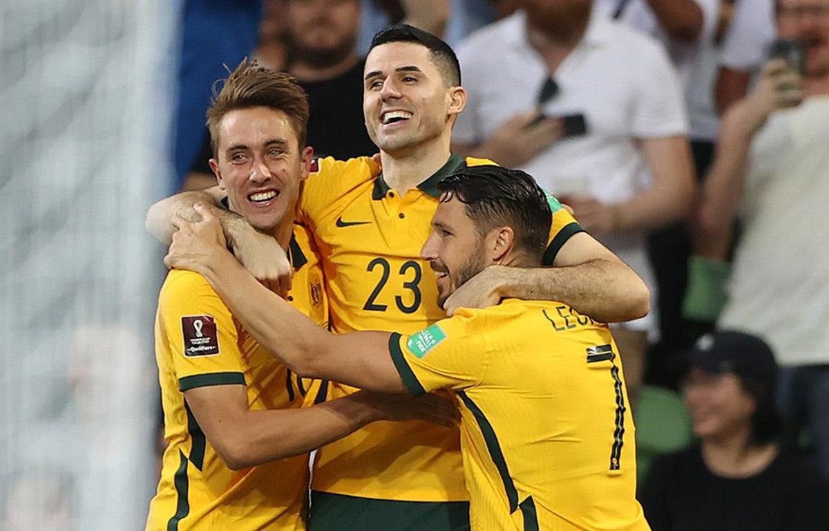 12强赛B组变天！日本15分，澳洲14分，国足5分出局，将与阿曼争4