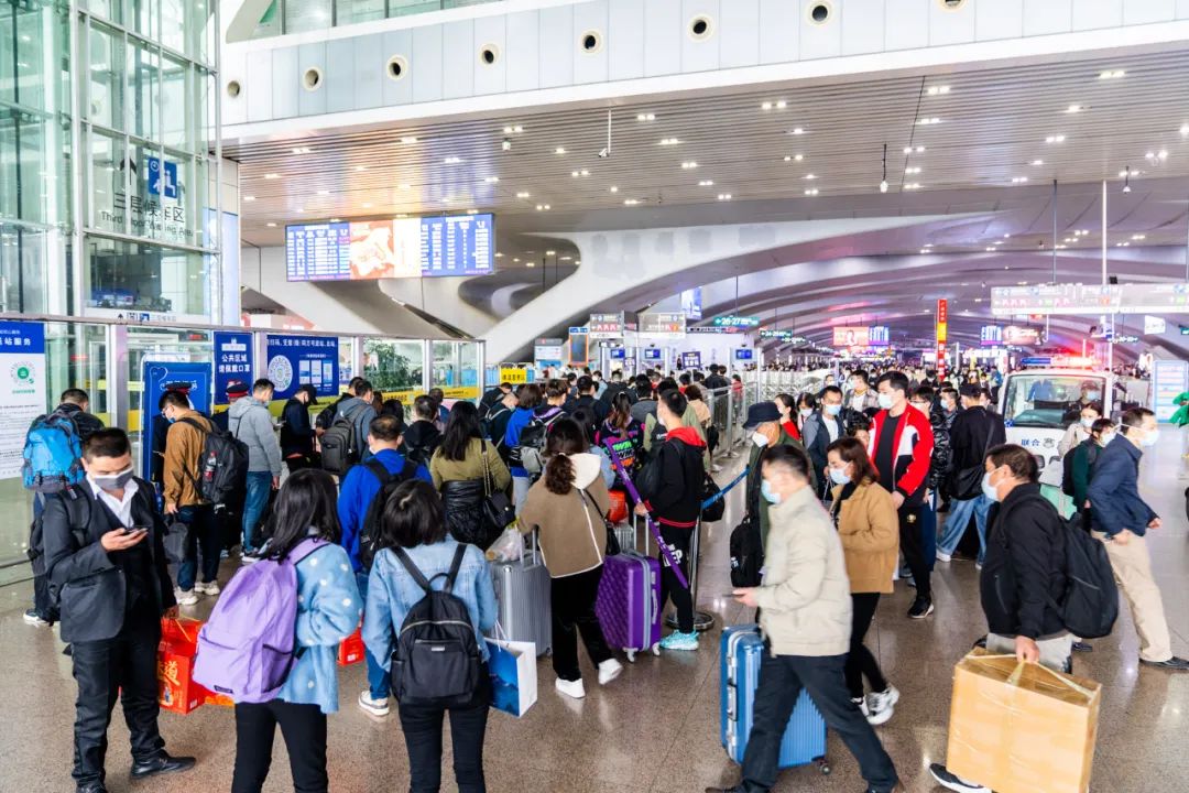 「广州春运返乡图鉴」,你今年回家过年吗?休闲区蓝鸢梦想 - Www.slyday.coM 「广州春运返乡图鉴」,你今年回家过年吗?休闲区蓝鸢梦想 - Www.slyday.coM