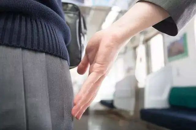 女子推倒性骚扰男子致其死亡,被索赔87万?法院判了!休闲区蓝鸢梦想 - Www.slyday.coM 女子推倒性骚扰男子致其死亡,被索赔87万?法院判了!休闲区蓝鸢梦想 - Www.slyday.coM