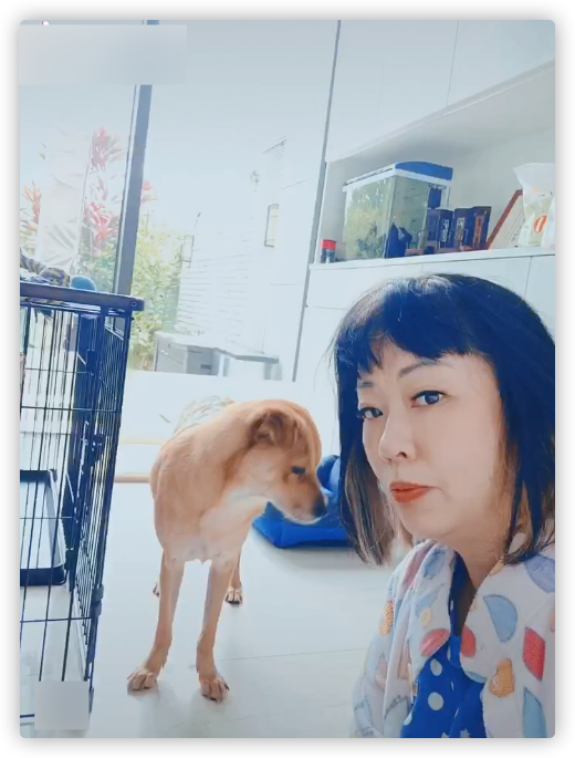 黎耀祥和妻子回港过年,别墅内景曝光引热议,曾自曝已在中山买房休闲区蓝鸢梦想 - Www.slyday.coM 黎耀祥和妻子回港过年,别墅内景曝光引热议,曾自曝已在中山买房休闲区蓝鸢梦想 - Www.slyday.coM