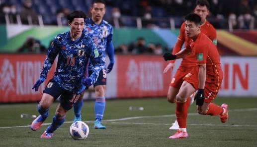 复盘国足0-2日本:李霄鹏变阵失败!战越南阿兰洛国富必须首发