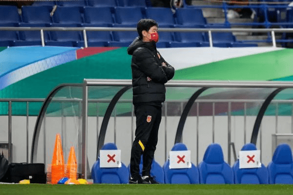 复盘国足0-2日本:李霄鹏变阵失败!战越南阿兰洛国富必须首发