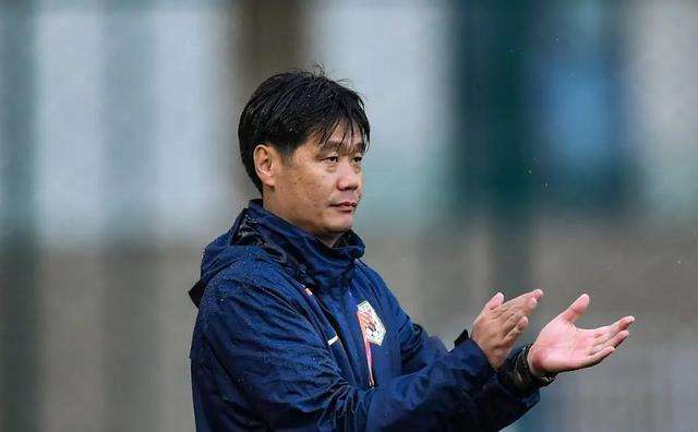 水庆霞有多幸运,李霄鹏就有多苦涩,日本不在计划中,国足验越南