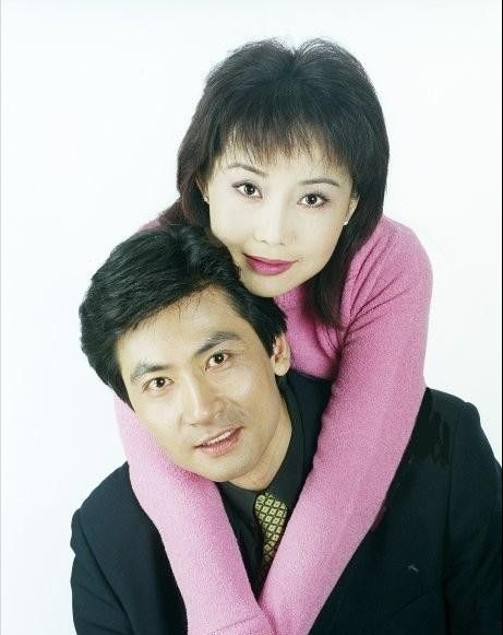歌唱家胡月嫁陆剑民为爱放弃事业造假病历骗父亲